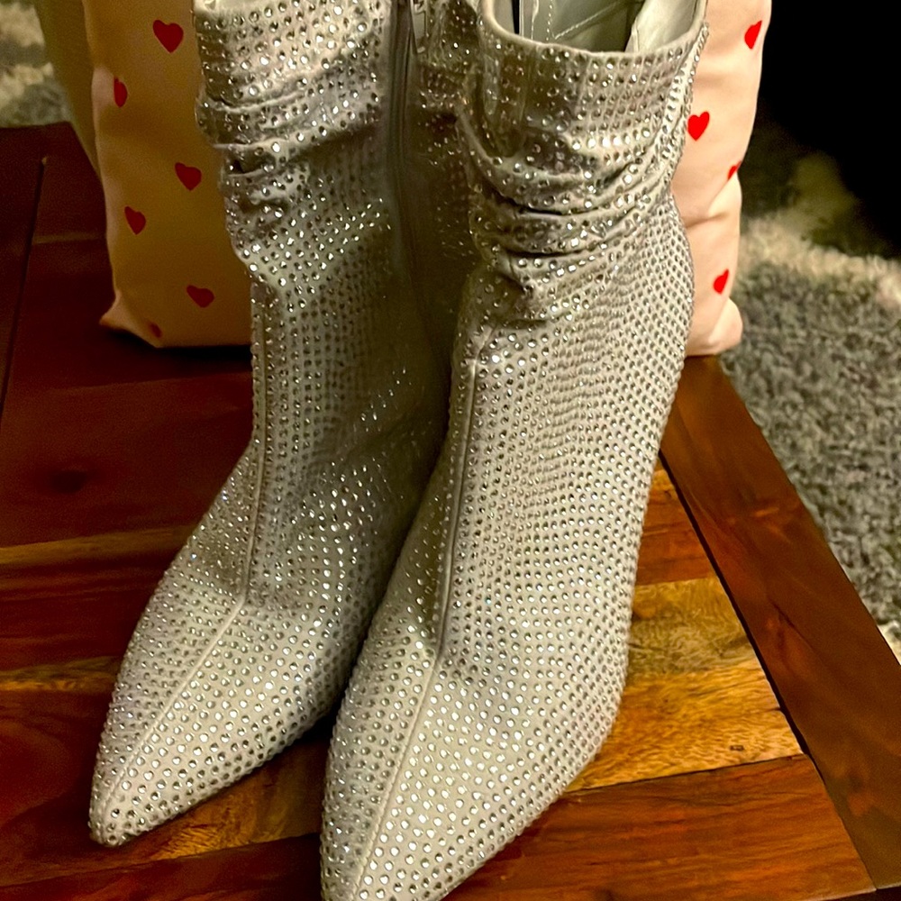 Sparkly super cute Nine West Boots!